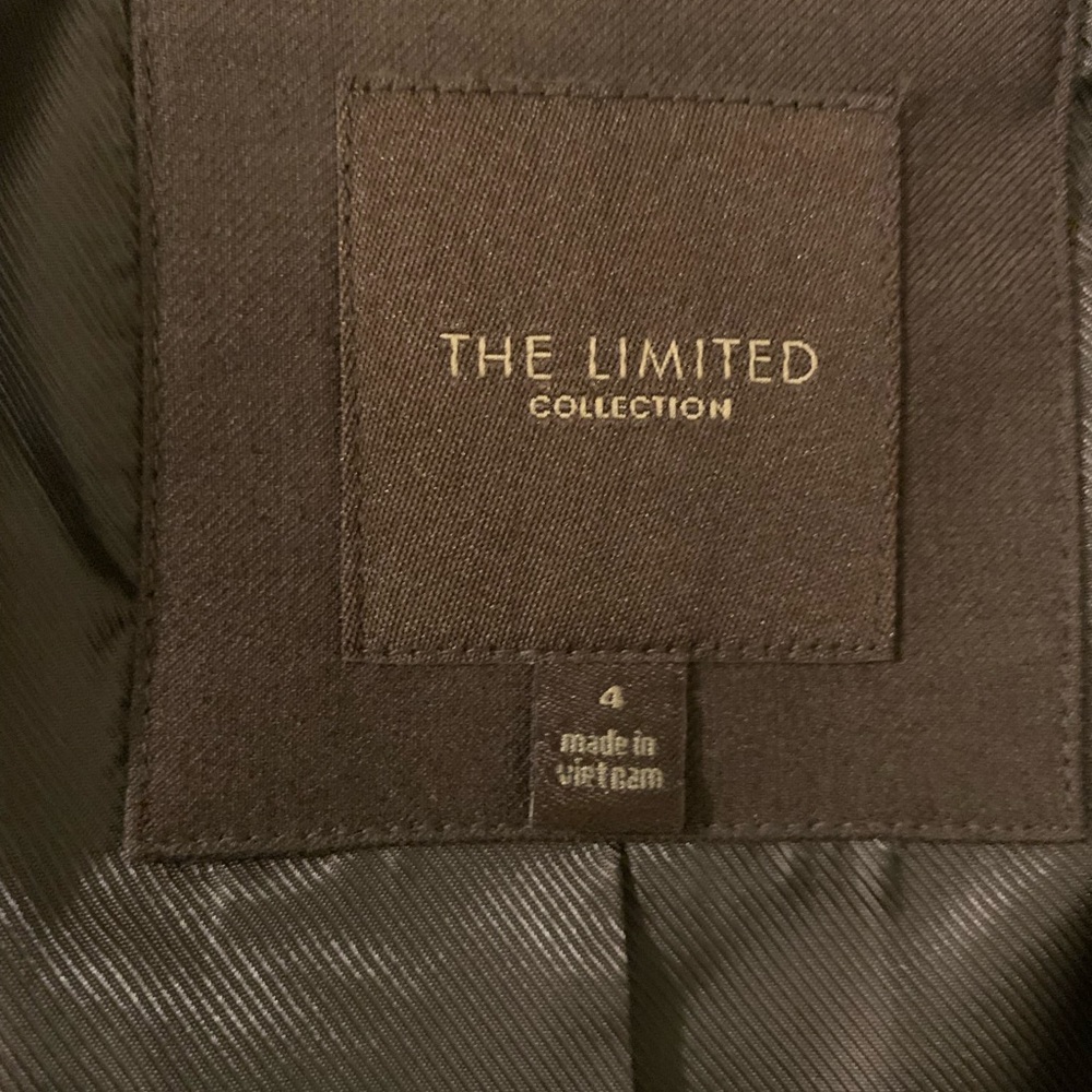 THE LIMITED Women’s brown suit. Size 4 jacket with size 6 pants. - Picture 2 of 6